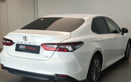 Toyota Camry, 2022 год, 3 450 000 рублей, 6 фотография