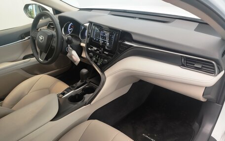 Toyota Camry, 2022 год, 3 450 000 рублей, 12 фотография