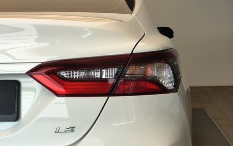 Toyota Camry, 2022 год, 3 450 000 рублей, 8 фотография