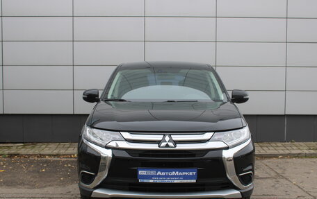 Mitsubishi Outlander III рестайлинг 3, 2017 год, 1 895 000 рублей, 2 фотография