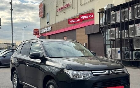 Mitsubishi Outlander III рестайлинг 3, 2013 год, 890 000 рублей, 6 фотография