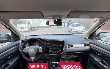 Mitsubishi Outlander III рестайлинг 3, 2013 год, 890 000 рублей, 10 фотография