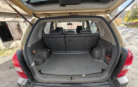 Hyundai Tucson III, 2005 год, 700 000 рублей, 8 фотография