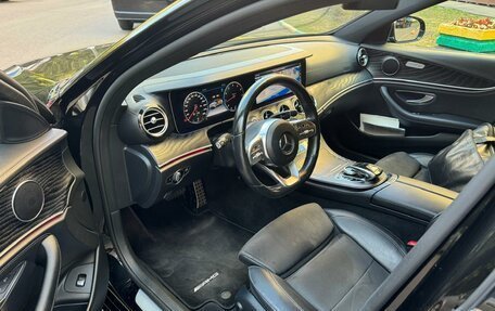 Mercedes-Benz E-Класс, 2019 год, 2 450 000 рублей, 14 фотография