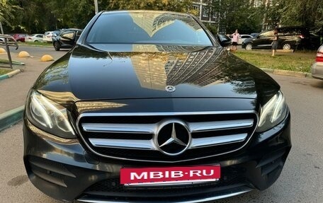 Mercedes-Benz E-Класс, 2019 год, 2 450 000 рублей, 8 фотография