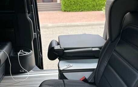 Volkswagen Multivan T6 рестайлинг, 2023 год, 12 000 000 рублей, 7 фотография