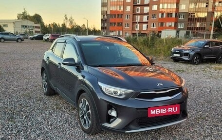 KIA Stonic, 2018 год, 1 850 000 рублей, 3 фотография