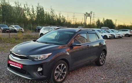 KIA Stonic, 2018 год, 1 850 000 рублей, 2 фотография