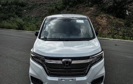 Honda Stepwgn IV, 2021 год, 2 270 000 рублей, 2 фотография