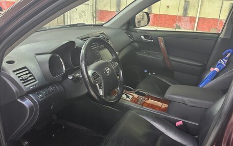 Toyota Highlander III, 2011 год, 2 100 000 рублей, 5 фотография