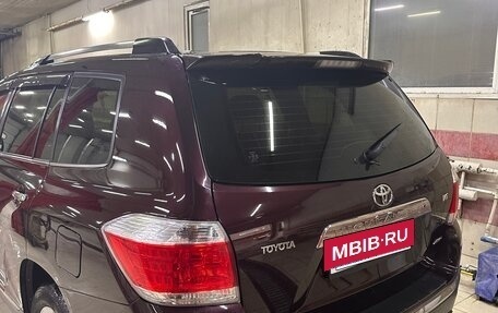 Toyota Highlander III, 2011 год, 2 100 000 рублей, 3 фотография