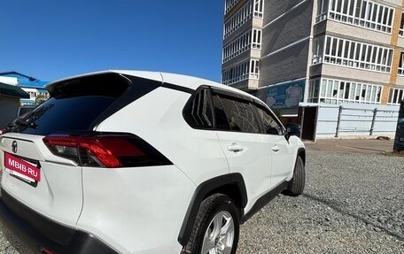 Toyota RAV4, 2021 год, 2 790 000 рублей, 6 фотография