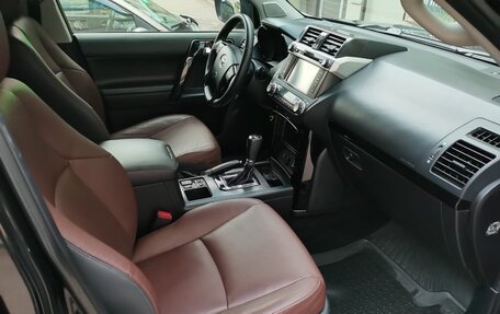 Toyota Land Cruiser Prado 150 рестайлинг 2, 2014 год, 3 050 000 рублей, 3 фотография