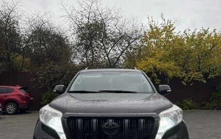 Toyota Land Cruiser Prado 150 рестайлинг 2, 2014 год, 3 050 000 рублей, 6 фотография