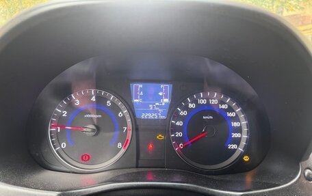 Hyundai Solaris II рестайлинг, 2015 год, 600 000 рублей, 2 фотография