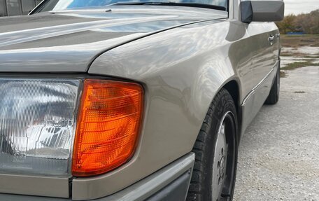 Mercedes-Benz E-Класс, 1992 год, 500 000 рублей, 6 фотография