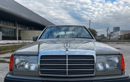 Mercedes-Benz E-Класс, 1992 год, 500 000 рублей, 7 фотография