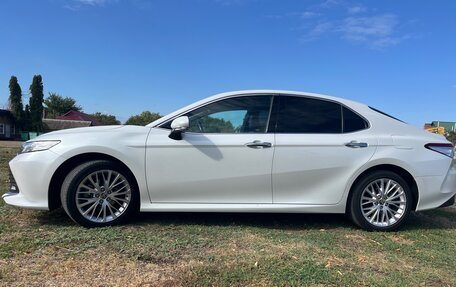 Toyota Camry, 2020 год, 3 085 000 рублей, 2 фотография