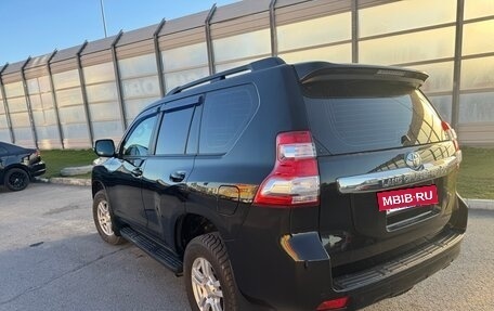 Toyota Land Cruiser Prado 150 рестайлинг 2, 2014 год, 3 500 000 рублей, 2 фотография
