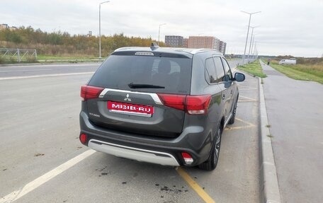 Mitsubishi Outlander III рестайлинг 3, 2020 год, 2 050 000 рублей, 6 фотография