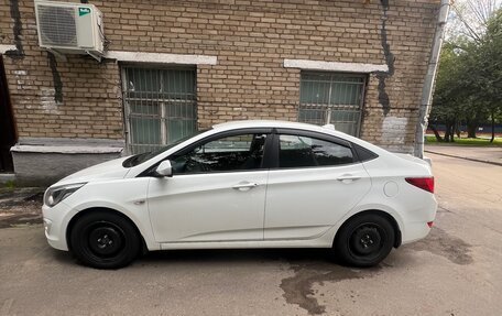Hyundai Solaris II рестайлинг, 2014 год, 650 000 рублей, 3 фотография