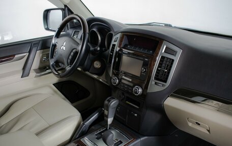 Mitsubishi Pajero IV, 2019 год, 3 830 000 рублей, 9 фотография