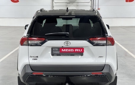 Toyota RAV4, 2021 год, 3 379 000 рублей, 10 фотография