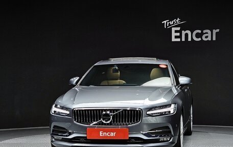Volvo S90 II рестайлинг, 2020 год, 2 423 000 рублей, 3 фотография