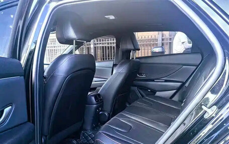 Hyundai Elantra, 2022 год, 1 370 000 рублей, 4 фотография