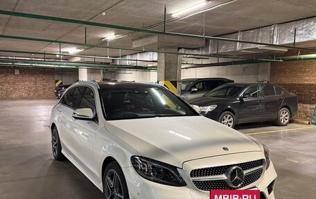 Mercedes-Benz C-Класс, 2018 год, 2 400 000 рублей, 3 фотография
