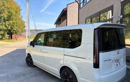 Honda Stepwgn, 2023 год, 3 650 000 рублей, 4 фотография