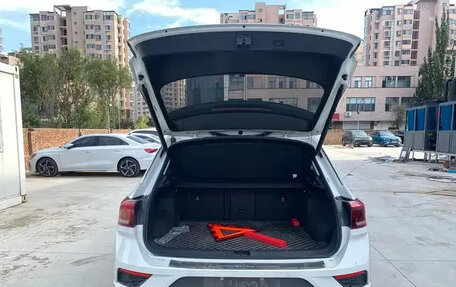 Volkswagen T-Roc I, 2021 год, 1 638 000 рублей, 7 фотография