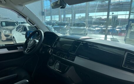 Volkswagen Multivan T6 рестайлинг, 2017 год, 3 899 900 рублей, 7 фотография