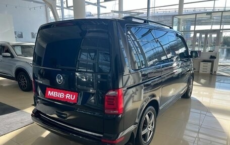 Volkswagen Multivan T6 рестайлинг, 2017 год, 3 899 900 рублей, 6 фотография