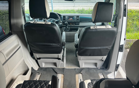 Volkswagen Multivan T6 рестайлинг, 2015 год, 2 500 000 рублей, 11 фотография