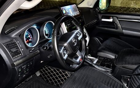 Toyota Land Cruiser 200, 2010 год, 3 050 000 рублей, 6 фотография