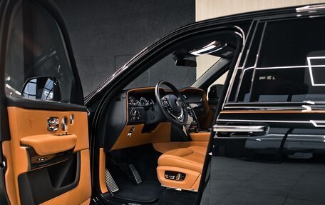 Rolls-Royce Cullinan, 2021 год, 35 500 000 рублей, 7 фотография