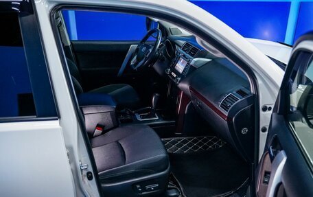 Toyota Land Cruiser Prado 150 рестайлинг 2, 2016 год, 3 750 000 рублей, 13 фотография