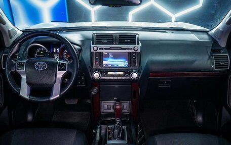 Toyota Land Cruiser Prado 150 рестайлинг 2, 2016 год, 3 750 000 рублей, 12 фотография