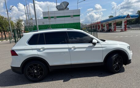 Volkswagen Tiguan II, 2017 год, 1 999 999 рублей, 5 фотография