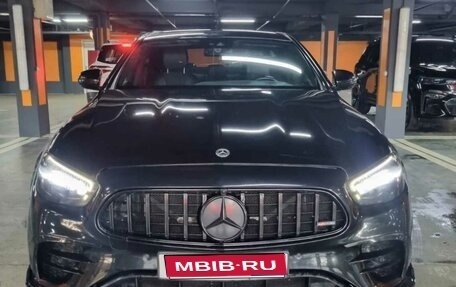 Mercedes-Benz E-Класс, 2021 год, 3 100 000 рублей, 1 фотография