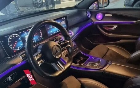 Mercedes-Benz E-Класс, 2021 год, 3 100 000 рублей, 4 фотография