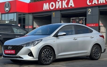 Hyundai Solaris II рестайлинг, 2022 год, 2 050 000 рублей, 1 фотография