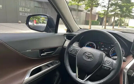Toyota Harrier, 2022 год, 3 560 000 рублей, 13 фотография