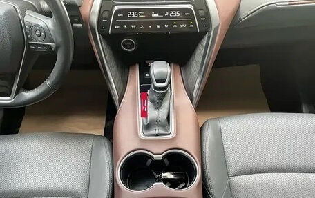 Toyota Harrier, 2022 год, 3 560 000 рублей, 22 фотография