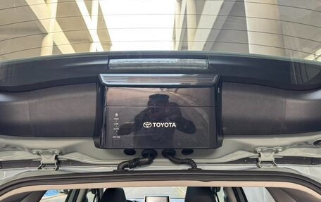 Toyota RAV4, 2022 год, 2 450 555 рублей, 17 фотография