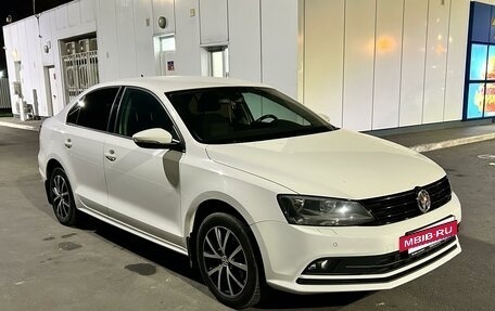 Volkswagen Jetta VI, 2015 год, 1 100 000 рублей, 2 фотография