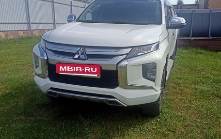 Mitsubishi L200 IV рестайлинг, 2019 год, 2 800 000 рублей, 2 фотография
