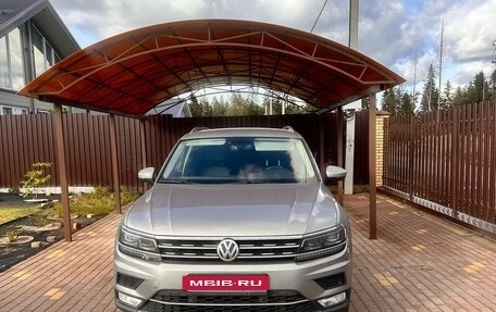 Volkswagen Tiguan II, 2017 год, 2 100 000 рублей, 2 фотография