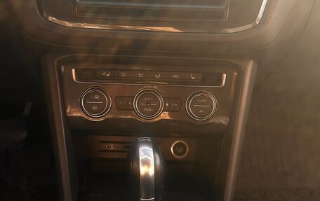 Volkswagen Tiguan II, 2017 год, 2 100 000 рублей, 13 фотография